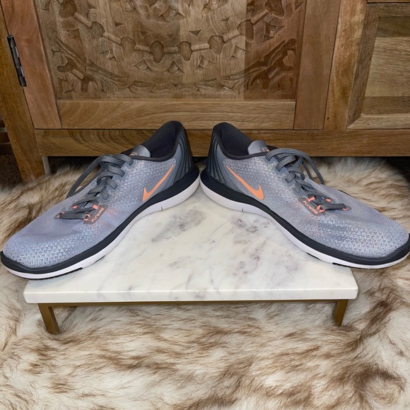 Nike Flex Supreme TR5 Training Shoes - Picture 7 of 10